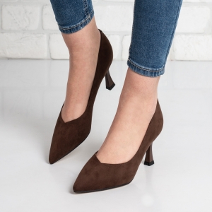 Дамски обувки на ток в кафяво