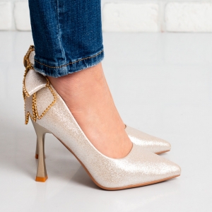 Дамски обувки на ток в златисто