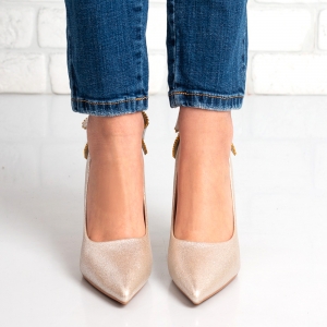 Дамски обувки на ток в златисто