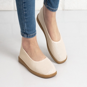 Дамски обувки в бежово