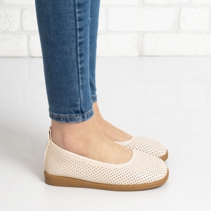 Дамски обувки в бежово