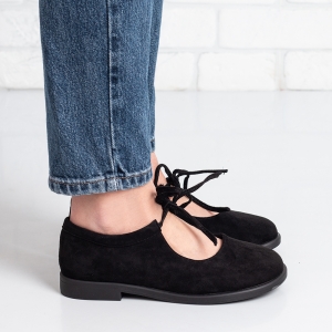 Дамски обувки в черно