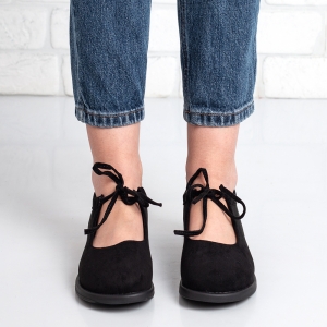 Дамски обувки в черно