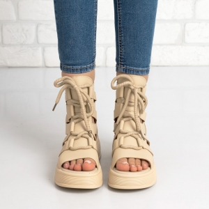 Дамски пролетно-летни боти в бежово