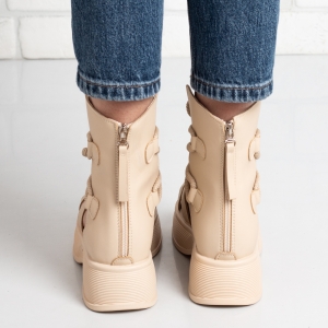 Дамски пролетно-летни боти в бежово