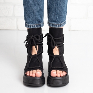 Дамски пролетно-летни боти в черно