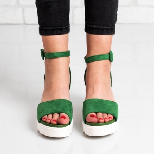 Дамски сандали в зелено